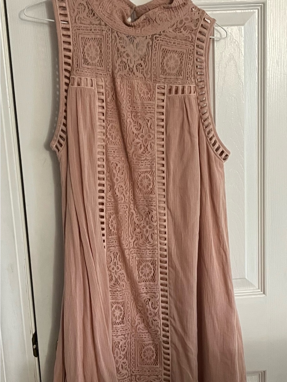 entro Blush Pink Sleeveless Crochet Panel Dress